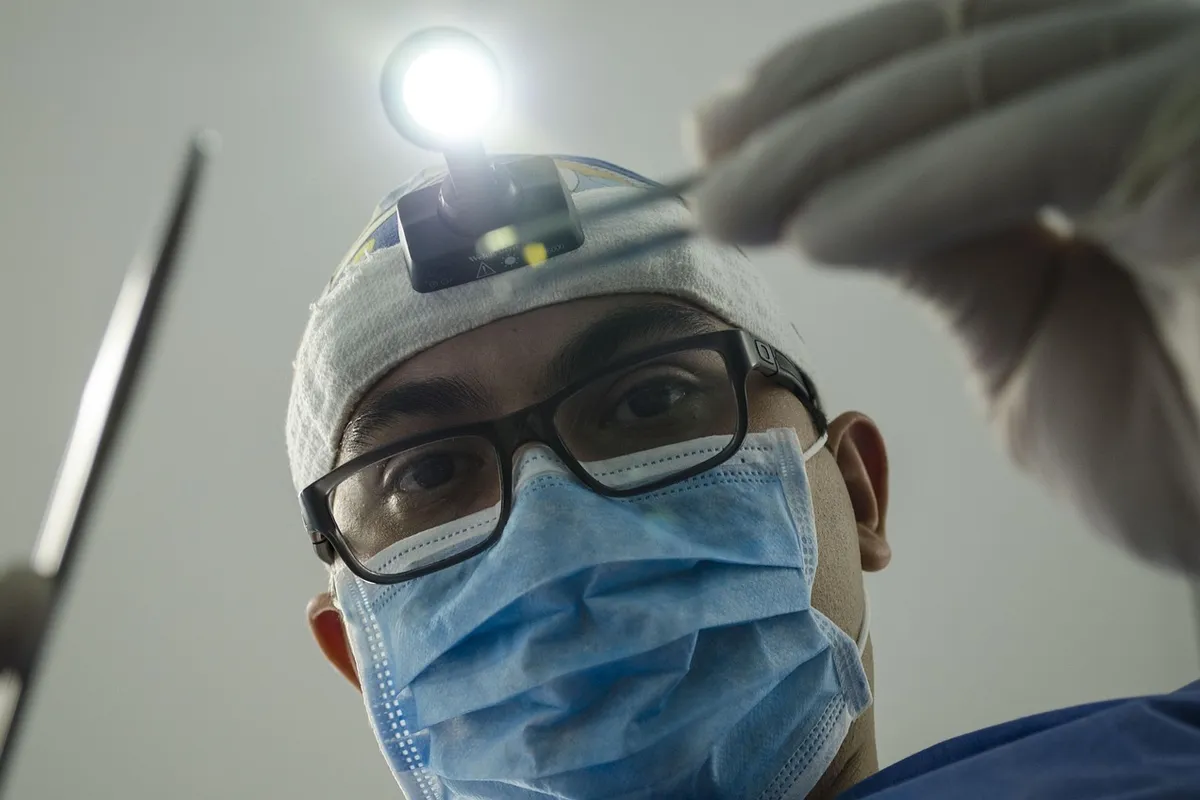 Treatment under the surgery lamp